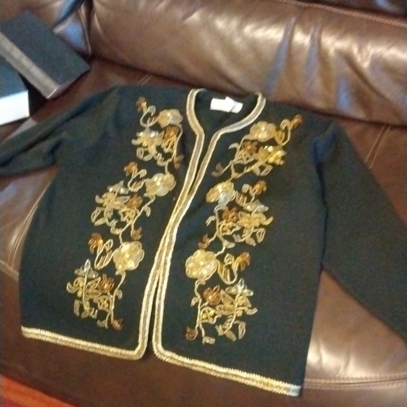 Petite Illustrations Sweater Small - Picture 9 of 10